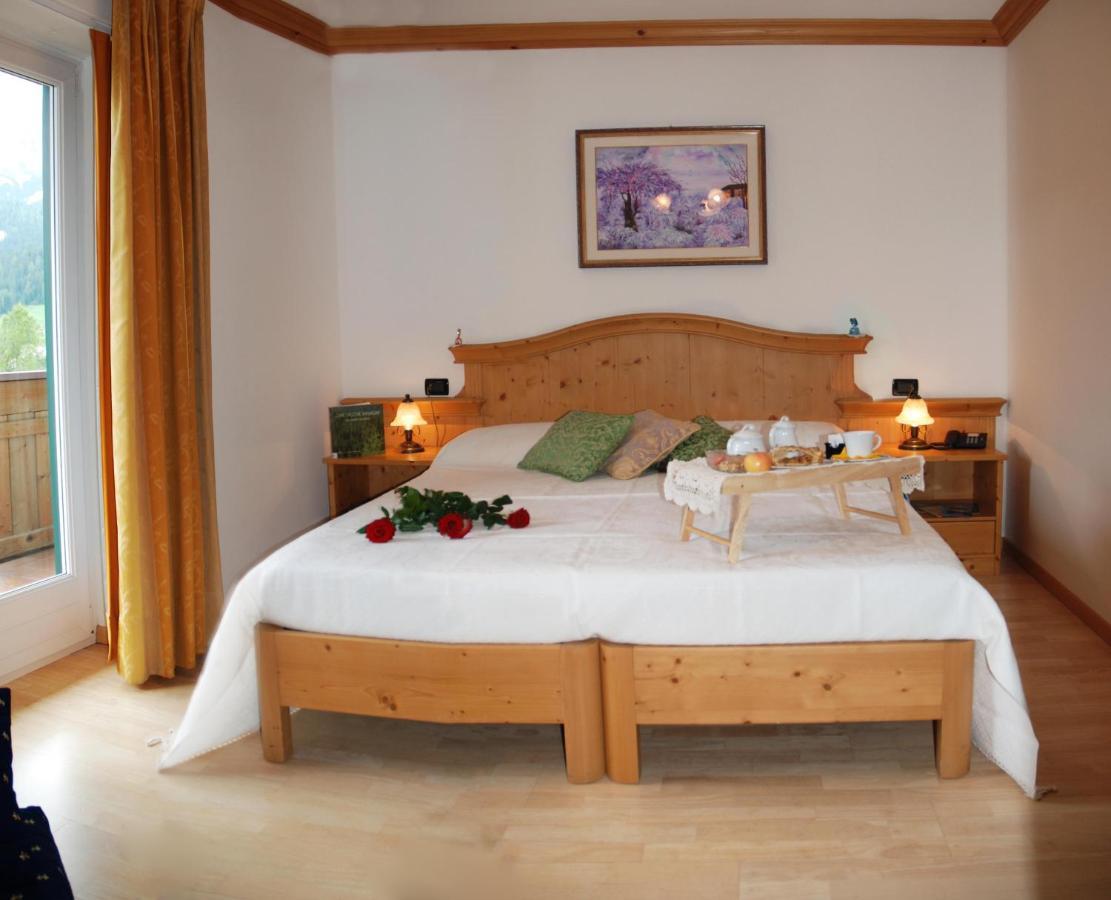 Hotel Dolomiti Di De Martin D Oscar Comèlico Superiore Buitenkant foto
